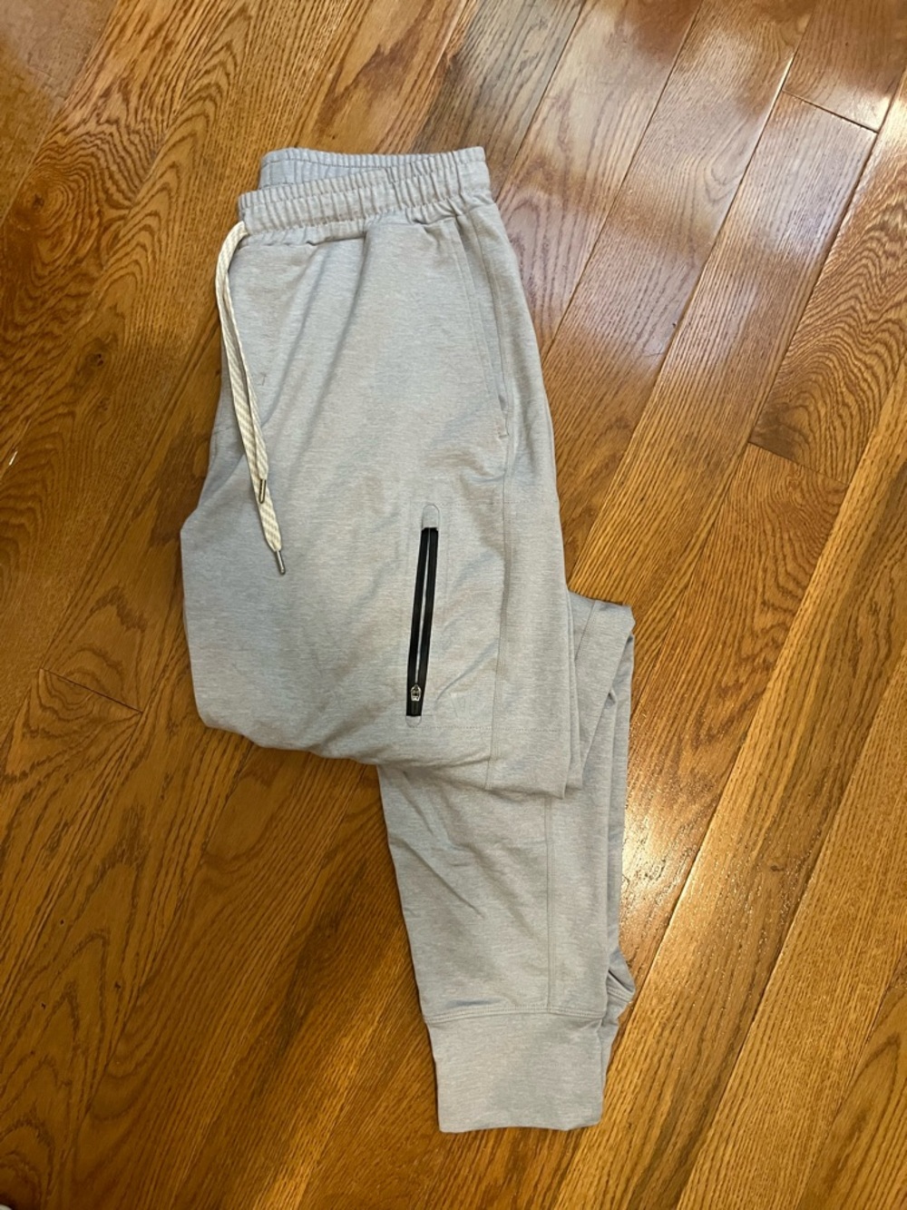 Vuori Men’s Grey Sunday Jogger Men’s Small Zipper Pockets